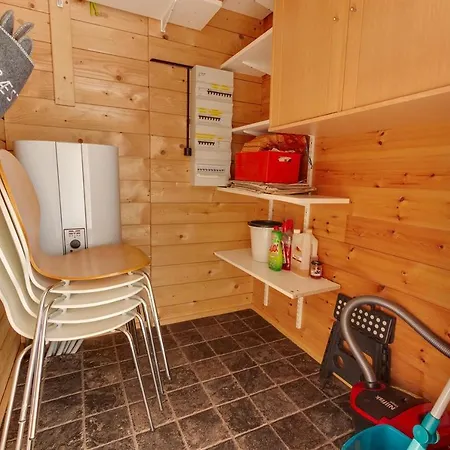 Three-bedroom Holiday In 펜션 *