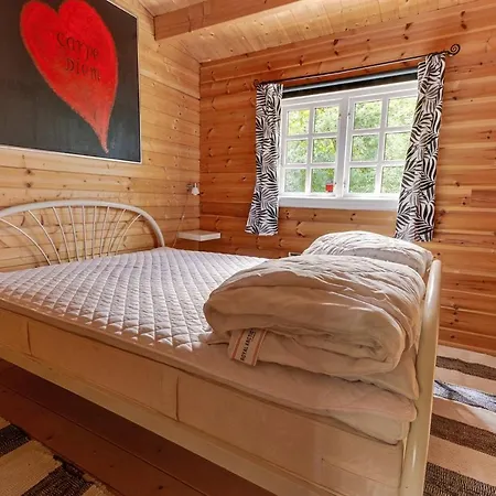 Three-bedroom Holiday In 펜션