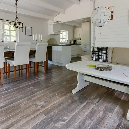 Three-bedroom Holiday In *